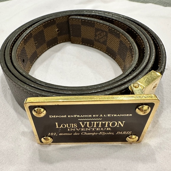 Louis Vuitton Black and Gold Reversible Leather Belt - Picture 2 of 7